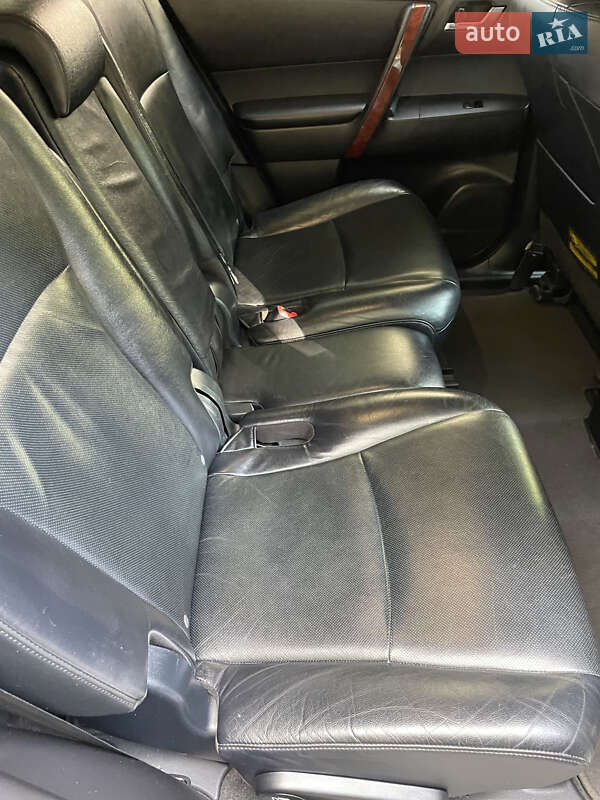 Позашляховик / Кросовер Toyota Highlander 2011 в Кривому Розі