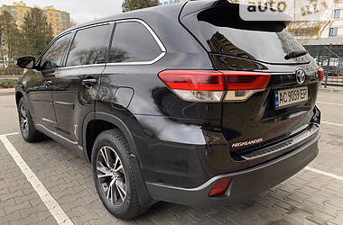 Универсал Toyota Highlander 2018 в Луцке