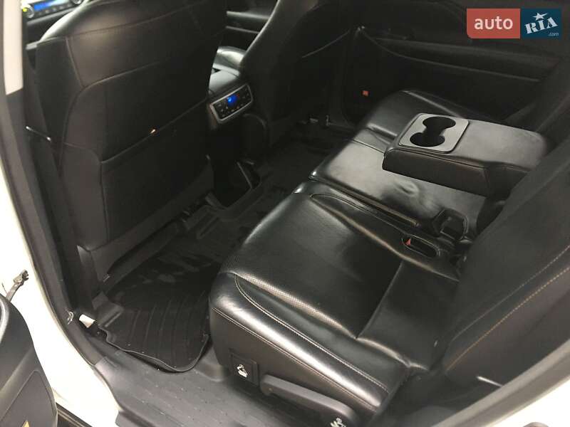 Позашляховик / Кросовер Toyota Highlander 2014 в Харкові