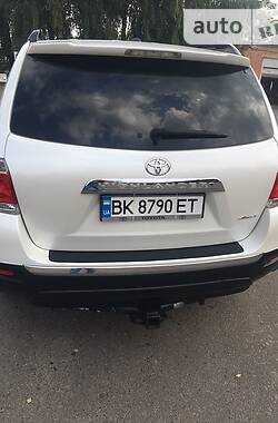 Внедорожник / Кроссовер Toyota Highlander 2013 в Ровно