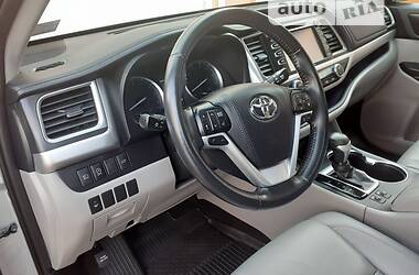 Внедорожник / Кроссовер Toyota Highlander 2018 в Умани