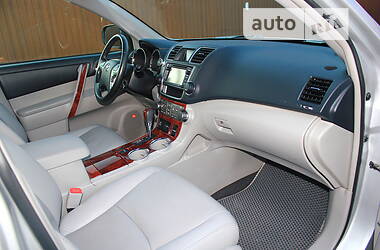 Внедорожник / Кроссовер Toyota Highlander 2013 в Житомире