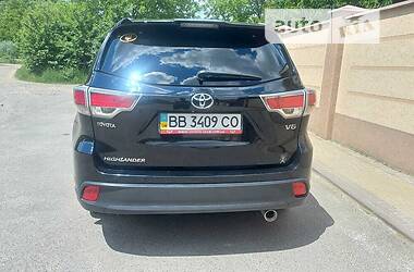 Внедорожник / Кроссовер Toyota Highlander 2014 в Рубежном