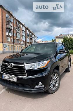 Внедорожник / Кроссовер Toyota Highlander 2015 в Коростене