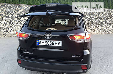 Внедорожник / Кроссовер Toyota Highlander 2014 в 