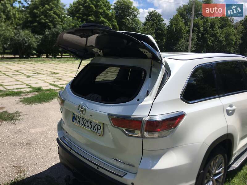Позашляховик / Кросовер Toyota Highlander 2014 в Харкові