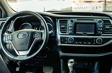 Внедорожник / Кроссовер Toyota Highlander 2015 в Днепре