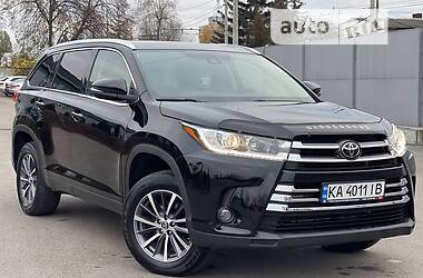 Внедорожник / Кроссовер Toyota Highlander 2018 в Киеве