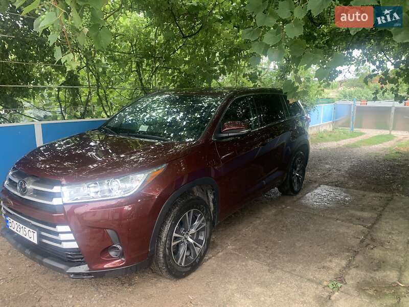 Позашляховик / Кросовер Toyota Highlander 2018 в Тернополі