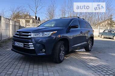 Позашляховик / Кросовер Toyota Highlander 2017 в Івано-Франківську