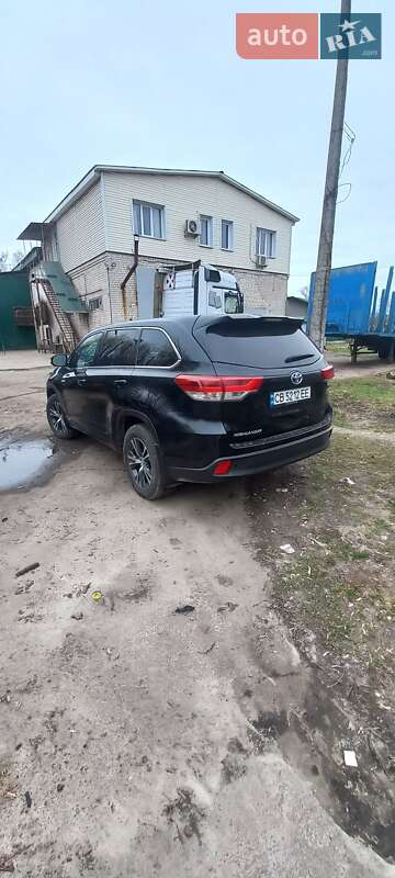 Внедорожник / Кроссовер Toyota Highlander 2018 в Чернигове