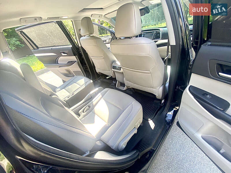 Позашляховик / Кросовер Toyota Highlander 2018 в Харкові