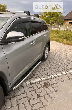 Внедорожник / Кроссовер Toyota Highlander 2014 в Львове