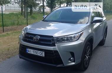 Внедорожник / Кроссовер Toyota Highlander 2017 в Киеве