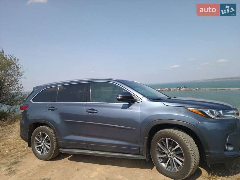 Позашляховик / Кросовер Toyota Highlander 2017 в Одесі