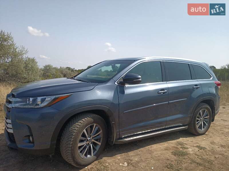 Позашляховик / Кросовер Toyota Highlander 2017 в Одесі