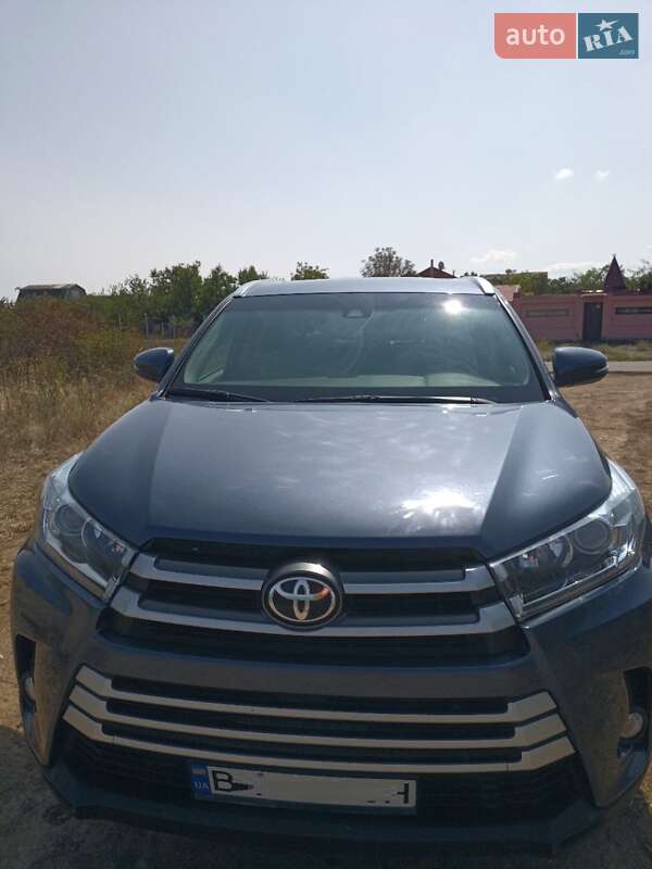 Позашляховик / Кросовер Toyota Highlander 2017 в Одесі