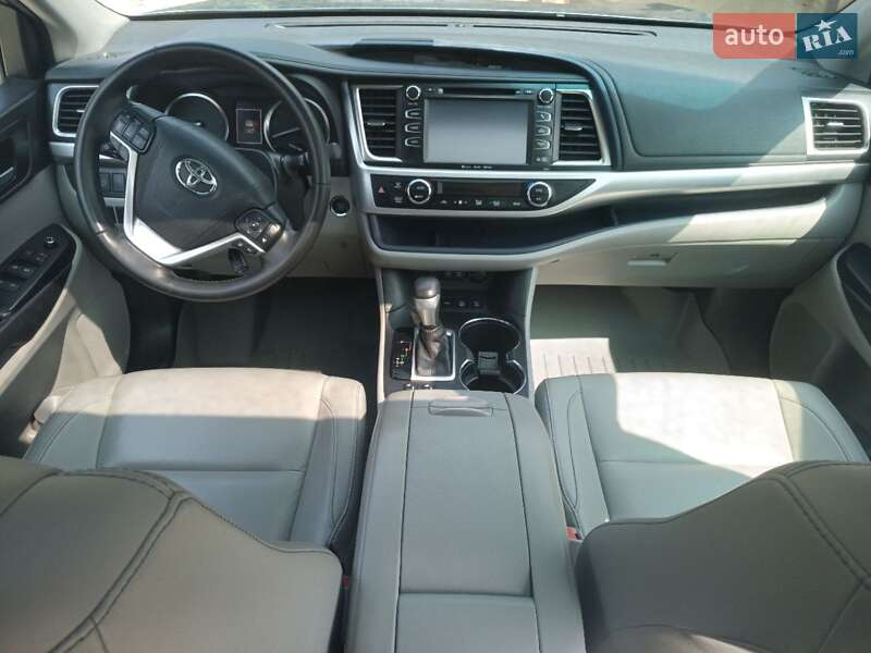 Позашляховик / Кросовер Toyota Highlander 2017 в Одесі