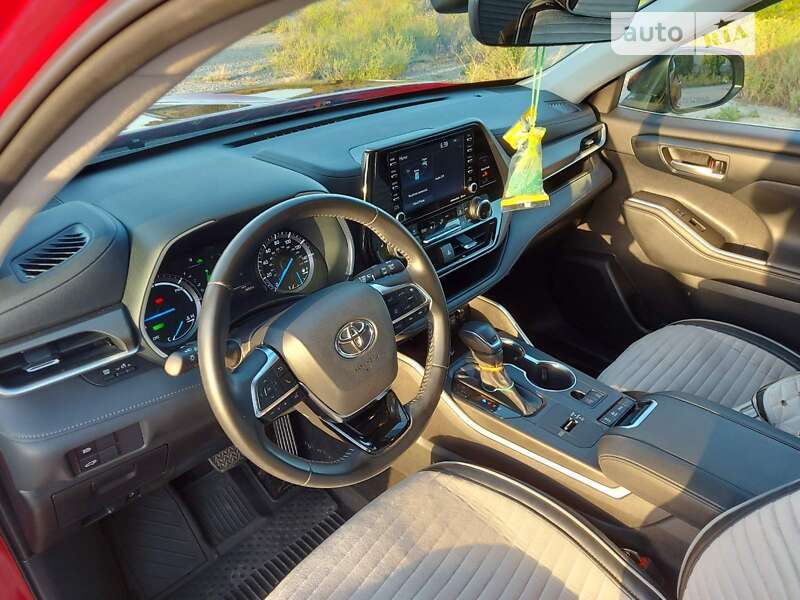 Внедорожник / Кроссовер Toyota Highlander 2021 в Подольске