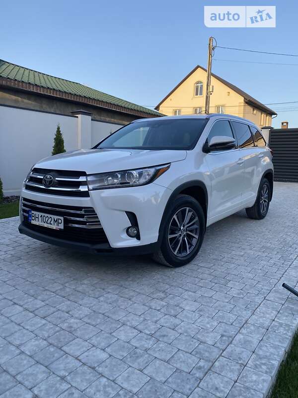 Позашляховик / Кросовер Toyota Highlander 2017 в Одесі