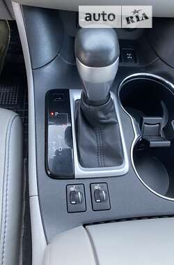 Внедорожник / Кроссовер Toyota Highlander 2017 в 