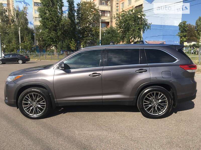 Позашляховик / Кросовер Toyota Highlander 2019 в Харкові