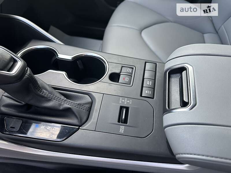 Внедорожник / Кроссовер Toyota Highlander 2022 в Одессе