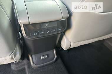 Внедорожник / Кроссовер Toyota Highlander 2022 в 