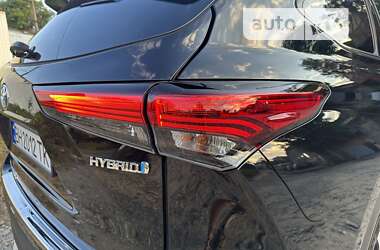 Внедорожник / Кроссовер Toyota Highlander 2022 в 