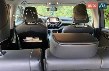 Внедорожник / Кроссовер Toyota Highlander 2020 в 