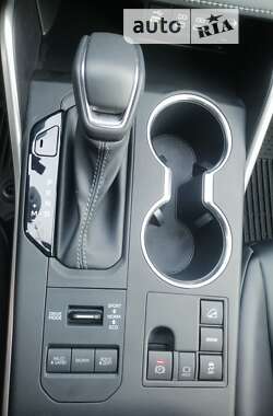 Позашляховик / Кросовер Toyota Highlander 2023 в 