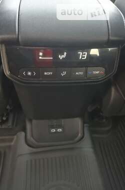 Позашляховик / Кросовер Toyota Highlander 2023 в 
