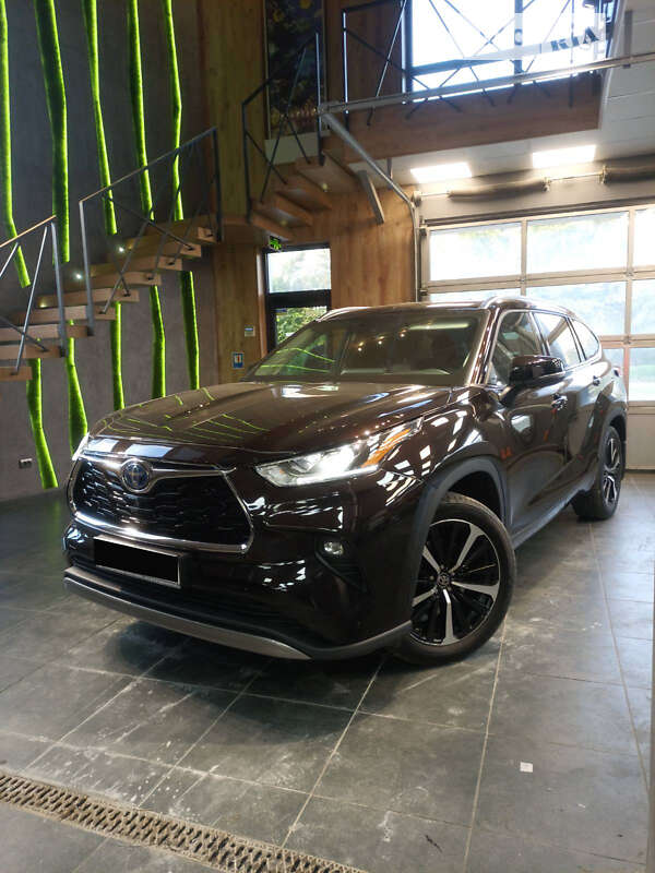 Внедорожник / Кроссовер Toyota Highlander 2022 в 