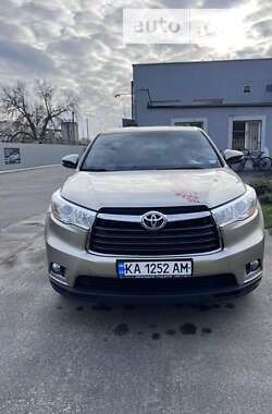 Внедорожник / Кроссовер Toyota Highlander 2016 в Киеве