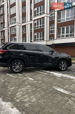 Внедорожник / Кроссовер Toyota Highlander 2019 в Ивано-Франковске