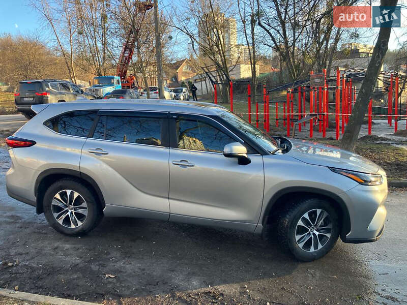 Позашляховик / Кросовер Toyota Highlander 2022 в Києві
