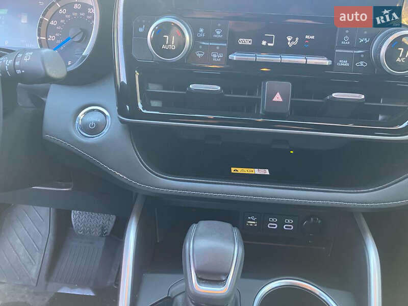 Позашляховик / Кросовер Toyota Highlander 2022 в Києві