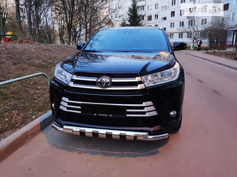 Внедорожник / Кроссовер Toyota Highlander 2017 в Харькове