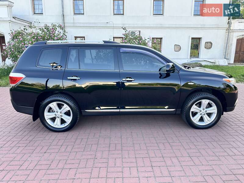 Позашляховик / Кросовер Toyota Highlander 2010 в Києві