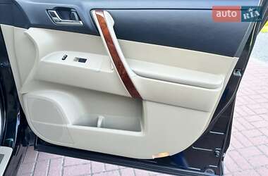 Позашляховик / Кросовер Toyota Highlander 2010 в Києві