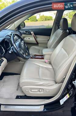 Позашляховик / Кросовер Toyota Highlander 2010 в Києві