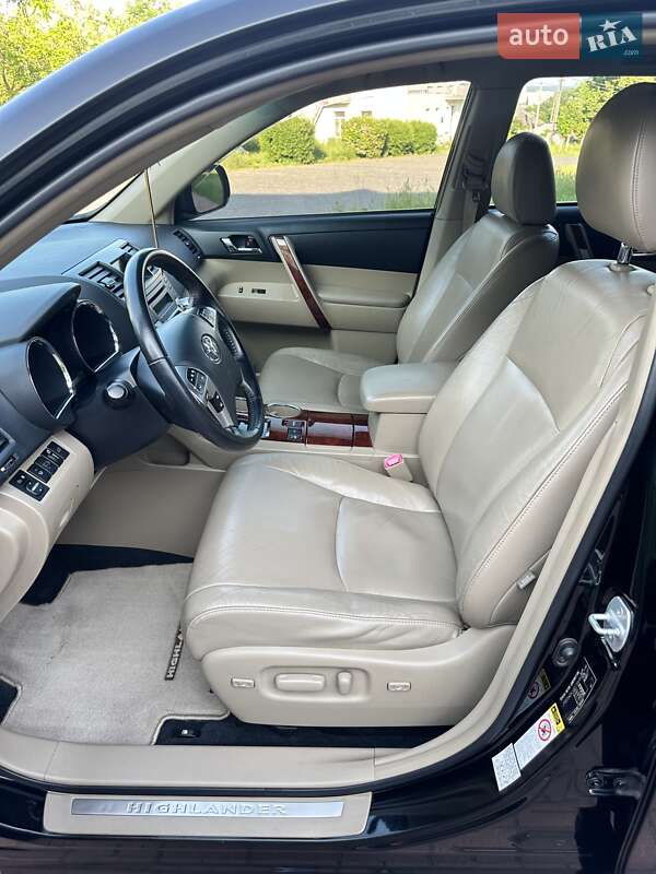 Позашляховик / Кросовер Toyota Highlander 2010 в Києві