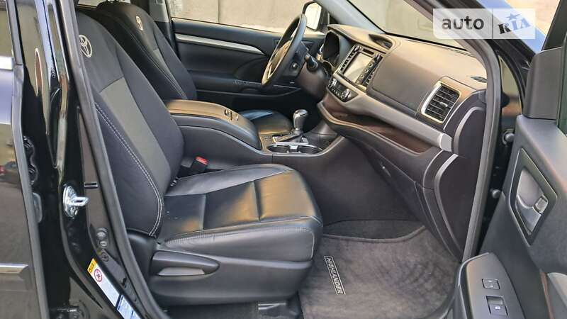 Внедорожник / Кроссовер Toyota Highlander 2015 в Одессе