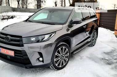 Внедорожник / Кроссовер Toyota Highlander 2018 в Виннице