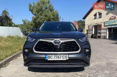 Внедорожник / Кроссовер Toyota Highlander 2020 в 