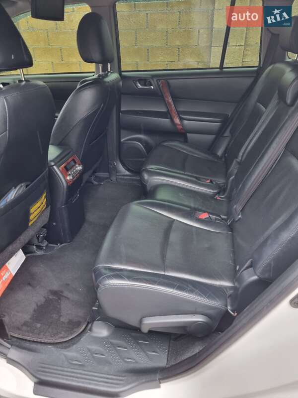 Внедорожник / Кроссовер Toyota Highlander 2013 в Одессе