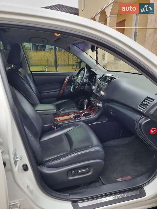 Внедорожник / Кроссовер Toyota Highlander 2013 в Одессе
