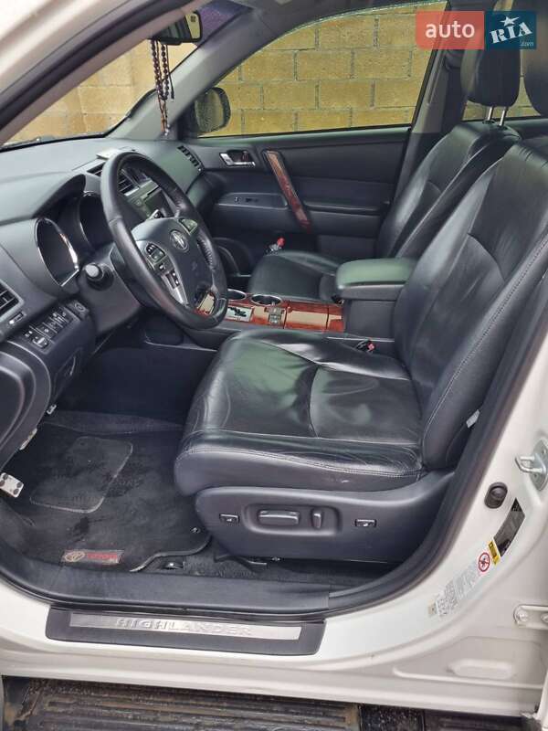 Внедорожник / Кроссовер Toyota Highlander 2013 в Одессе