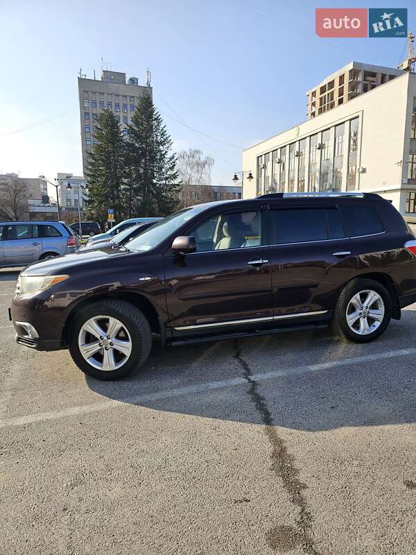 Позашляховик / Кросовер Toyota Highlander 2011 в Рівному