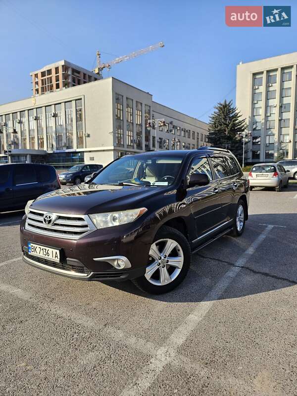 Позашляховик / Кросовер Toyota Highlander 2011 в Рівному